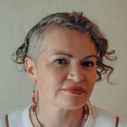 Tina Makereti (Te Ātiawa, Ngāti Tūwharetoa, Ngāti Rangatahi-Matakore, Pākehā)